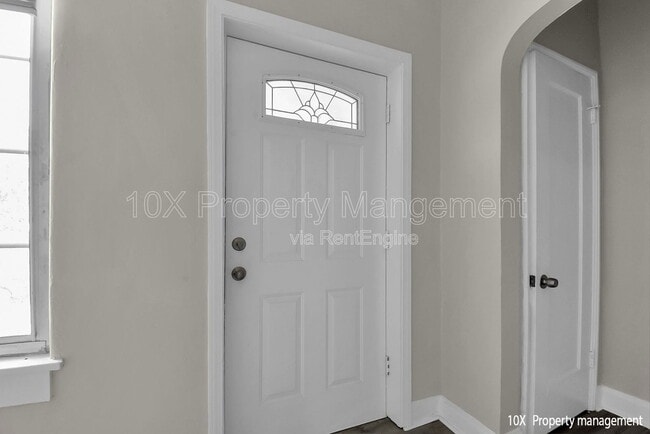 Building Photo - 532 S Terrace Ave