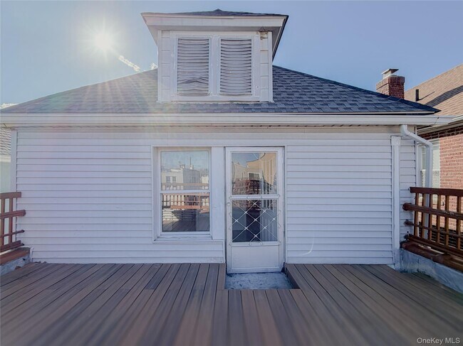 Building Photo - 2863 Coddington Ave