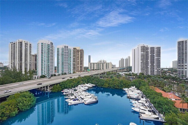 Building Photo - 3500 Mystic Pointe Dr