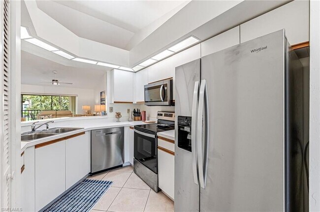 Building Photo - 887 Gulf Pavillion Dr