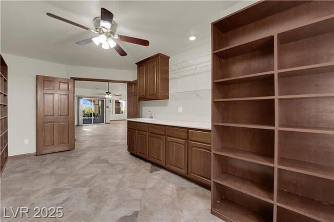 Building Photo - 1.2 Acres with Indoor & Outdoor RV Parking!!!!