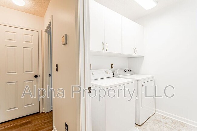 Building Photo - 317 Edenberry Way