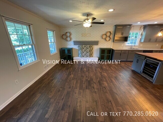 Building Photo - 117 Bascomb Dr