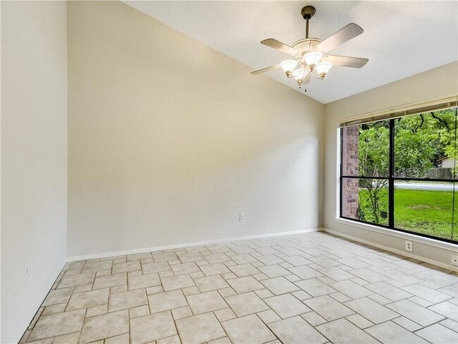 Building Photo - 3607 Oak Creek Dr