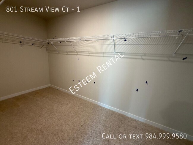 Building Photo - 801 Stream View Ct-1