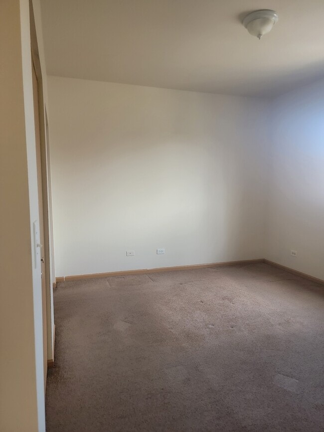 Building Photo - 1423 S Karlov Ave