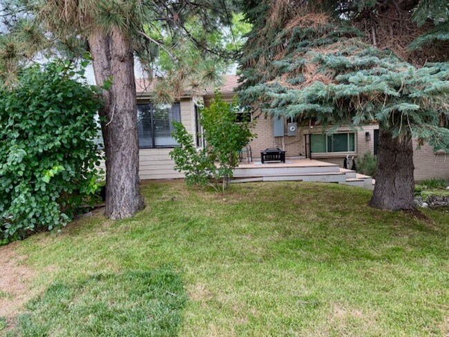 Building Photo - Park-like Yard, Updated Home