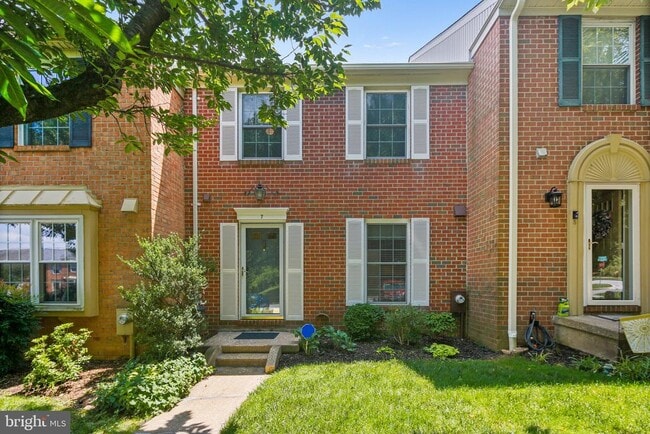 Primary Photo - 7 Castlehill Ct