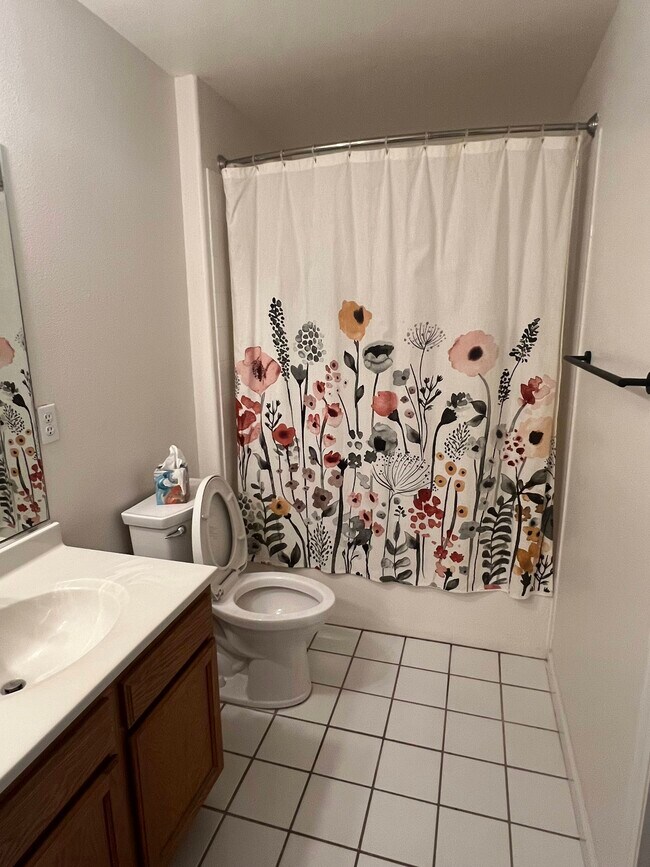 Building Photo - 5427 S Dover St