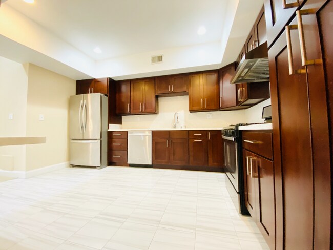 Building Photo - 10630 Wilkins Ave