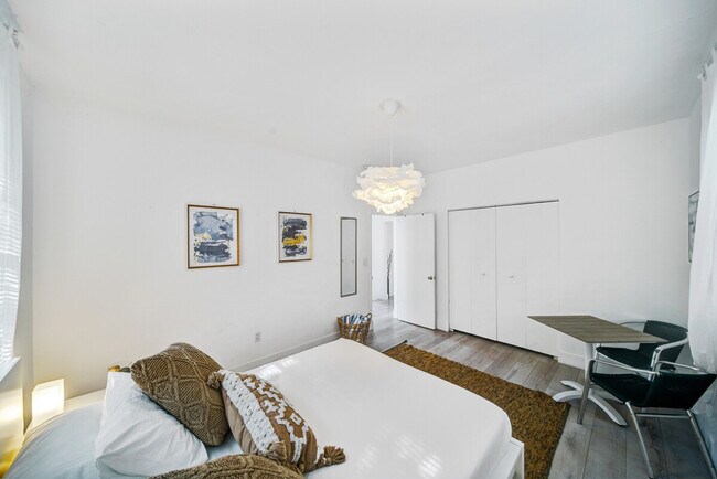 Building Photo - 1311 15th Terrace