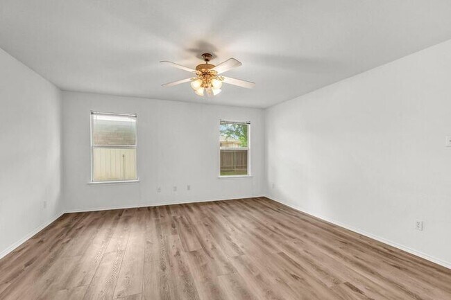 Building Photo - 609 Golden Gate Dr