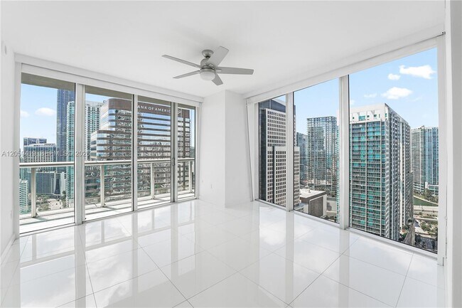 Building Photo - 495 Brickell Ave