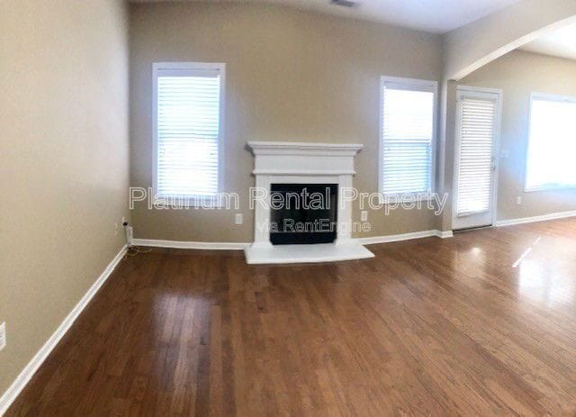 Building Photo - 6583 Silk Tree Pointe