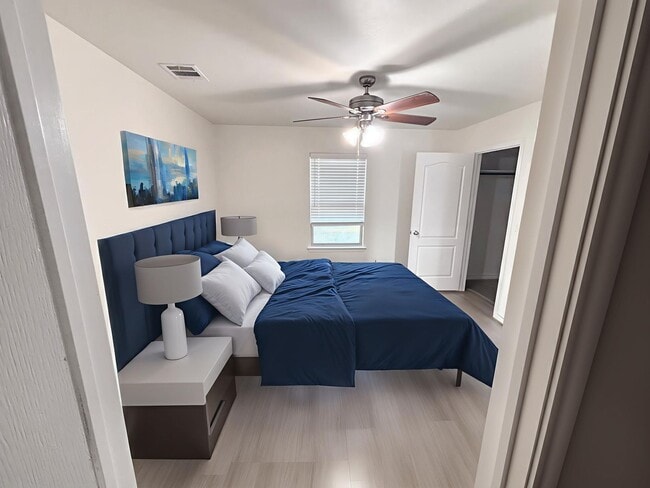 Building Photo - Modern 3-Bedroom Single-Story Home with St...