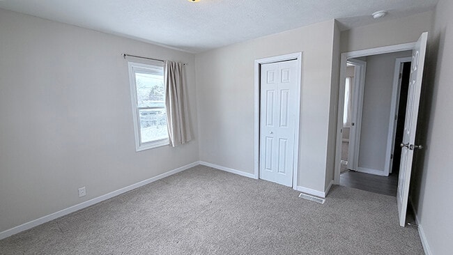 Building Photo - 2088 Skylark Ln