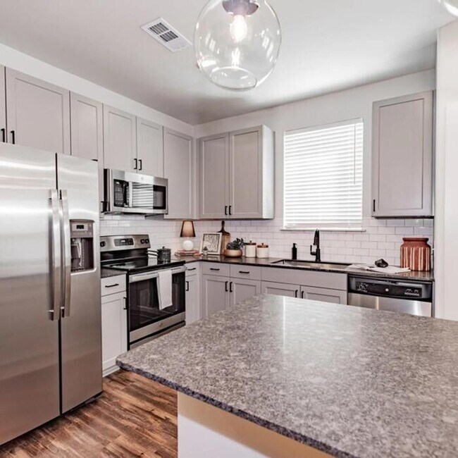 Building Photo - 5701 Bovine Dr