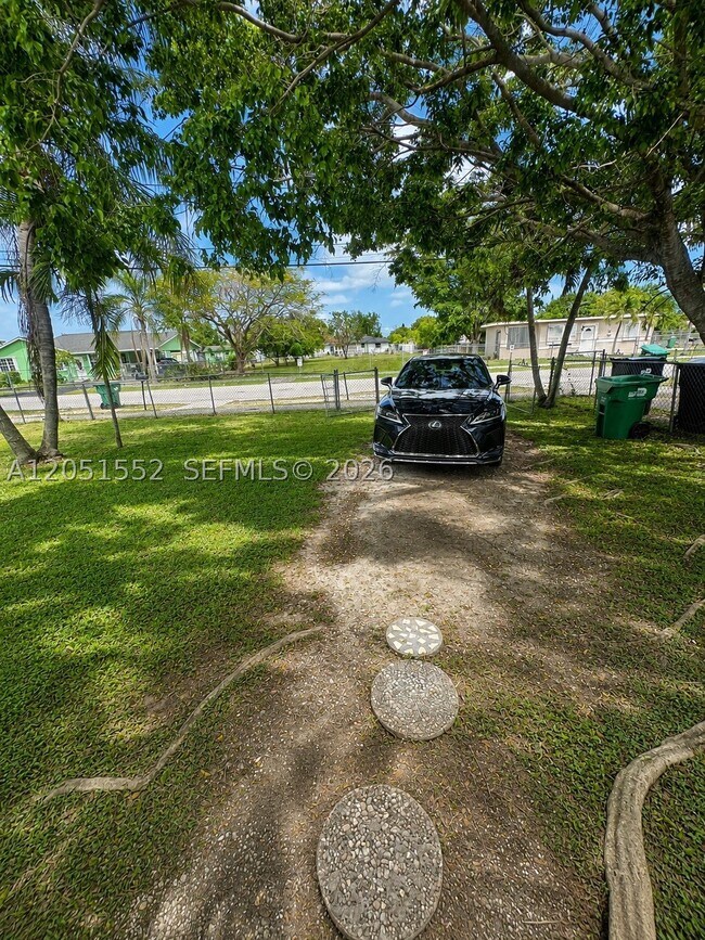 Building Photo - 26510 SW 138th Ave