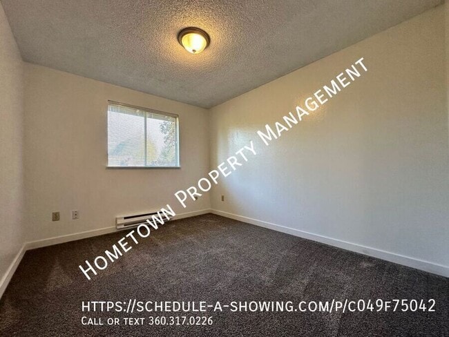 Building Photo - 1310 Goldenrod Dr SE