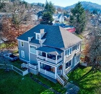 Building Photo - 957 SE Stephens St