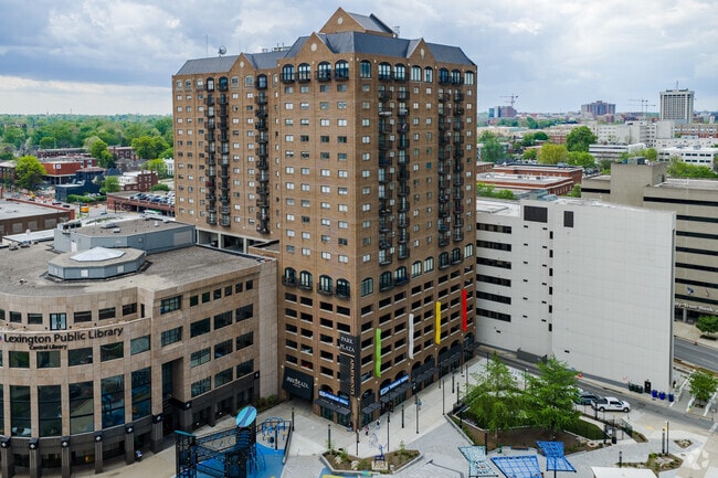 Building Photo - Park Plaza Apartments