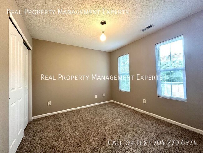 Building Photo - 14034 Pinyon Pine Ln