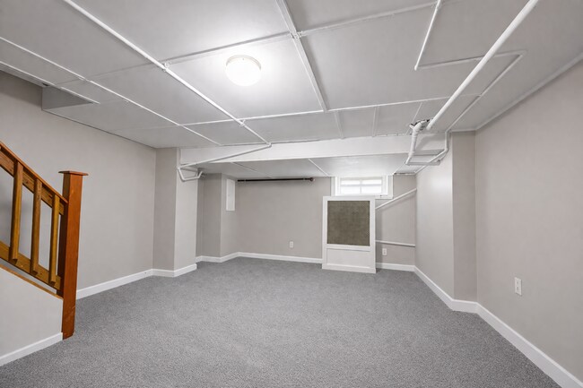 Building Photo - 1215 N Ellwood Ave