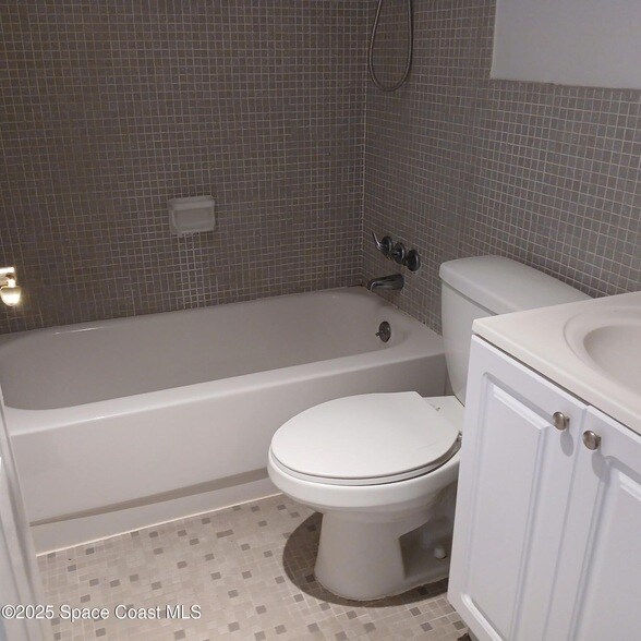 Building Photo - 250 N Banana River Dr