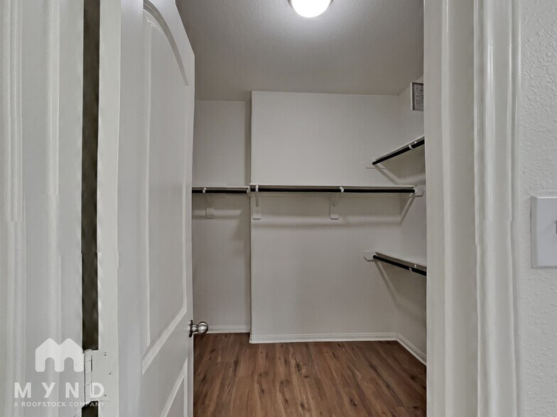 Building Photo - 2527 Holly Laurel Mnr