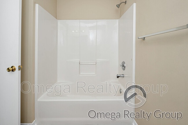 Building Photo - 3020 Barlett Dr