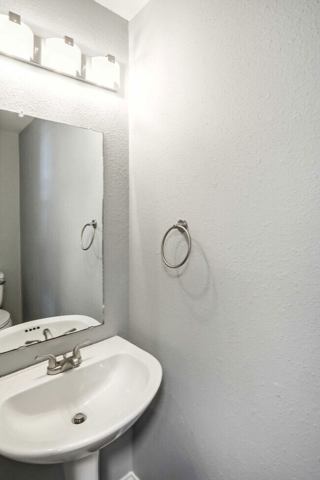 Building Photo - 9614 Nightjar Dr