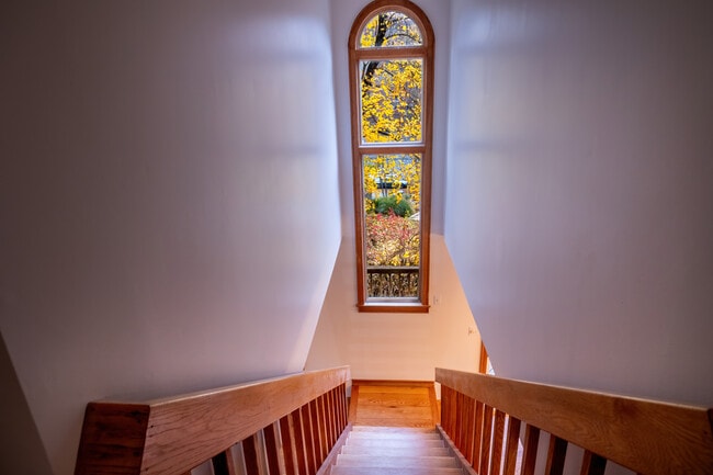 Building Photo - 14 Clearview Terrace