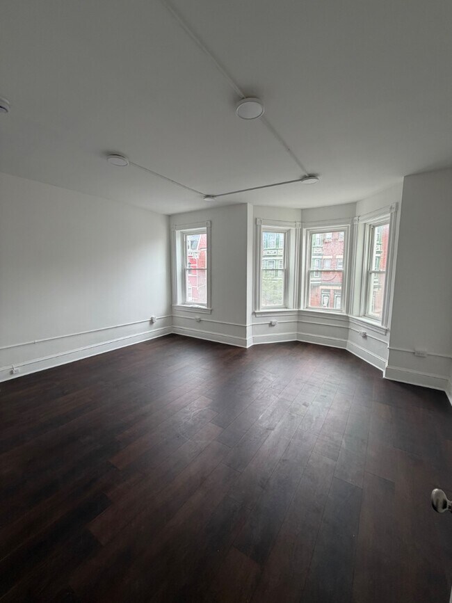 Building Photo - 267 S Potomac St