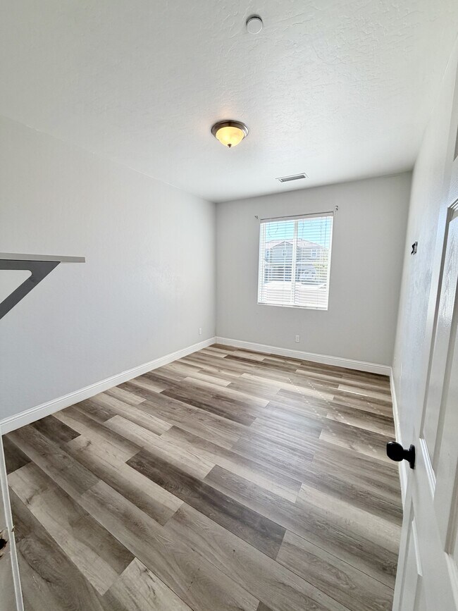 Building Photo - 1736 Berry St