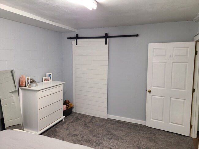 Building Photo - 3051 Orchard Dr