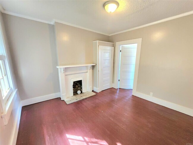 Building Photo - 210 W Osceola St