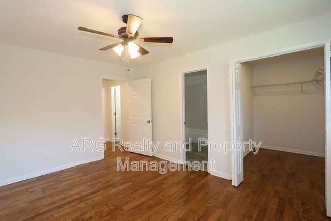 Building Photo - 1095 Ira St SW