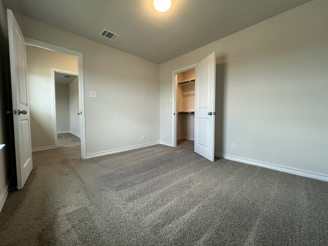 Building Photo - 317 Denison Dm