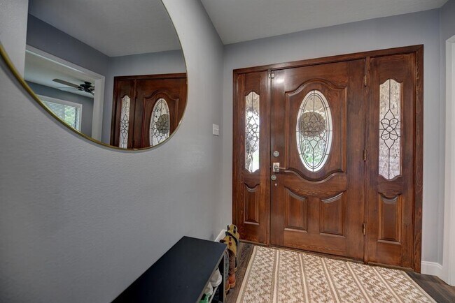Building Photo - 1600 Pecan St