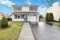 Building Photo - 19 Dacotah Ave