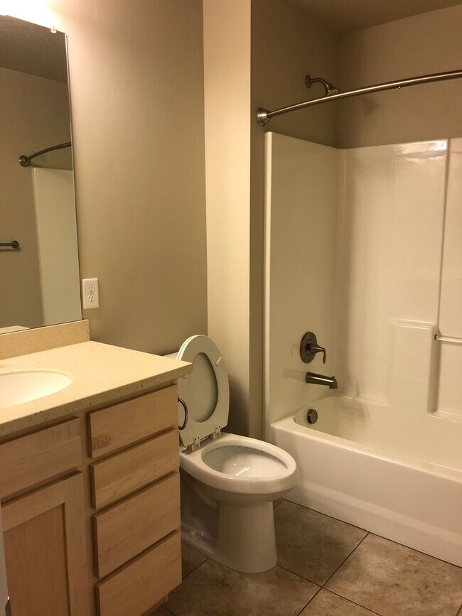 Building Photo - 3216 W Prairie Grass Dr