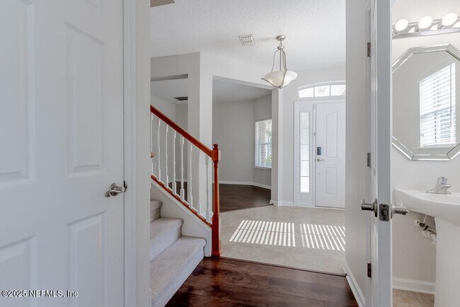 Building Photo - 6332 Endelstow Ln