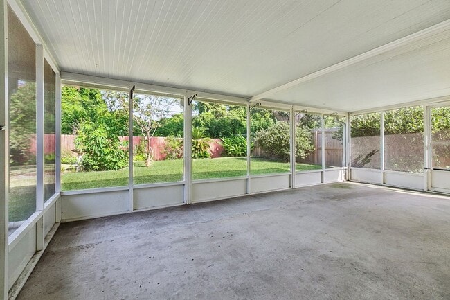Building Photo - 309 W Tish Dr