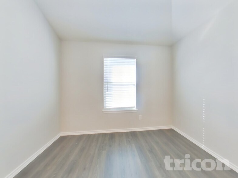 Building Photo - 3609 Doris Dr