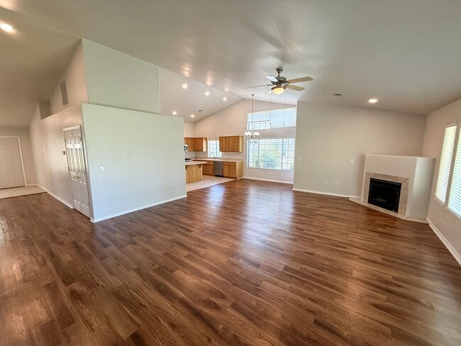 Building Photo - 3 bedroom, 2 bath home on Harbor Links Golf Course
