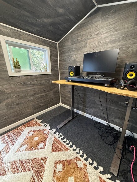 Building Photo - 4527 49th St