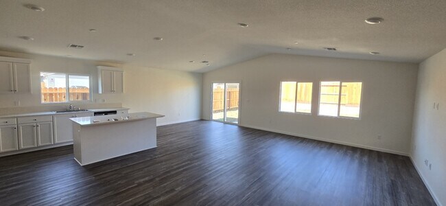 Building Photo - Brand New 4 Bed, 3 Bath Solar-Powered Sing...