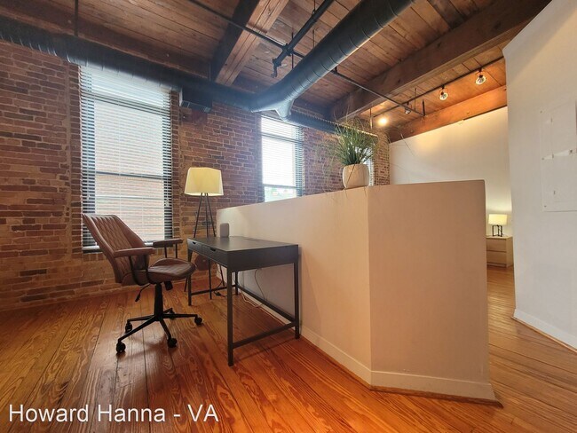 Building Photo - 1 br, 1 bath House - 230 W. Tazewell Stree...