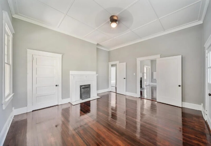 Building Photo - 1957 Broughton St