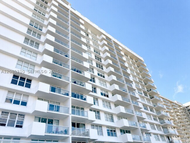 Building Photo - 5601 Collins Ave